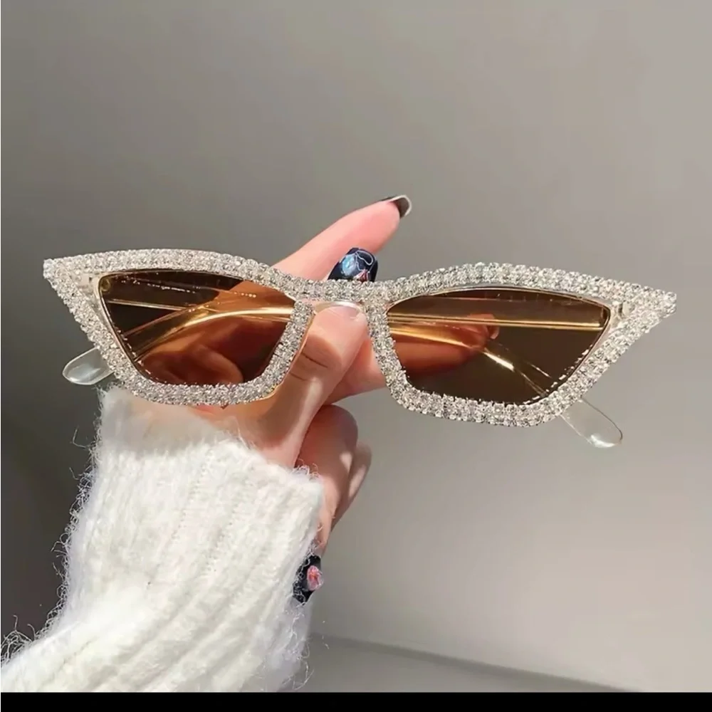 Elegant Crystal-Embellished Sunglasses